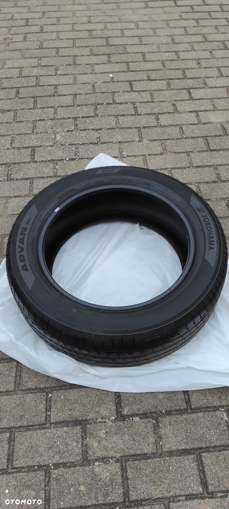 Opony letnie Yokohama 225/55/R18 98 H - 3