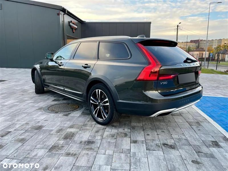 Volvo V90 Cross Country - 8