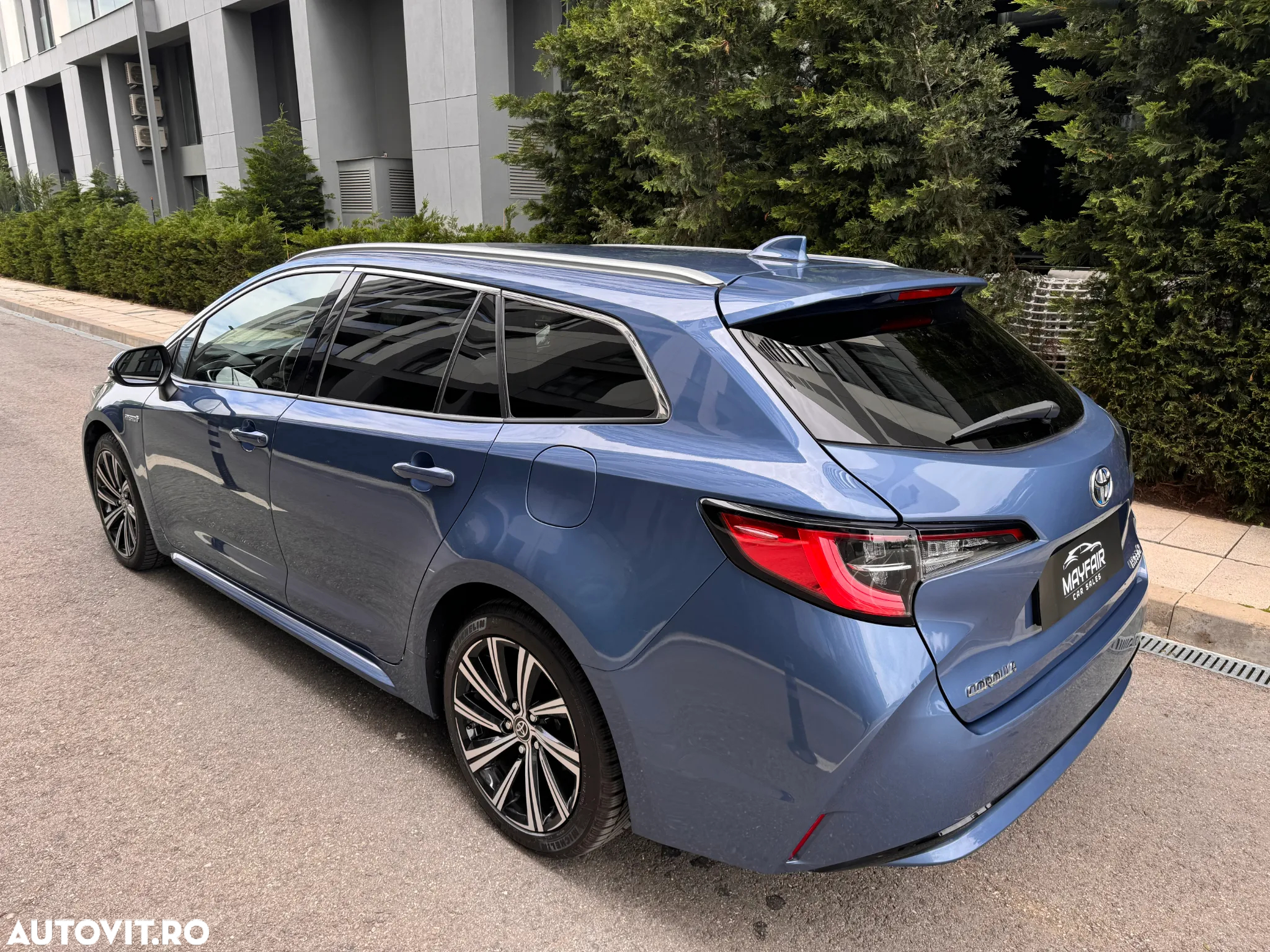 Toyota Corolla 1.8 Hybrid Touring Sports Business Edition - 3