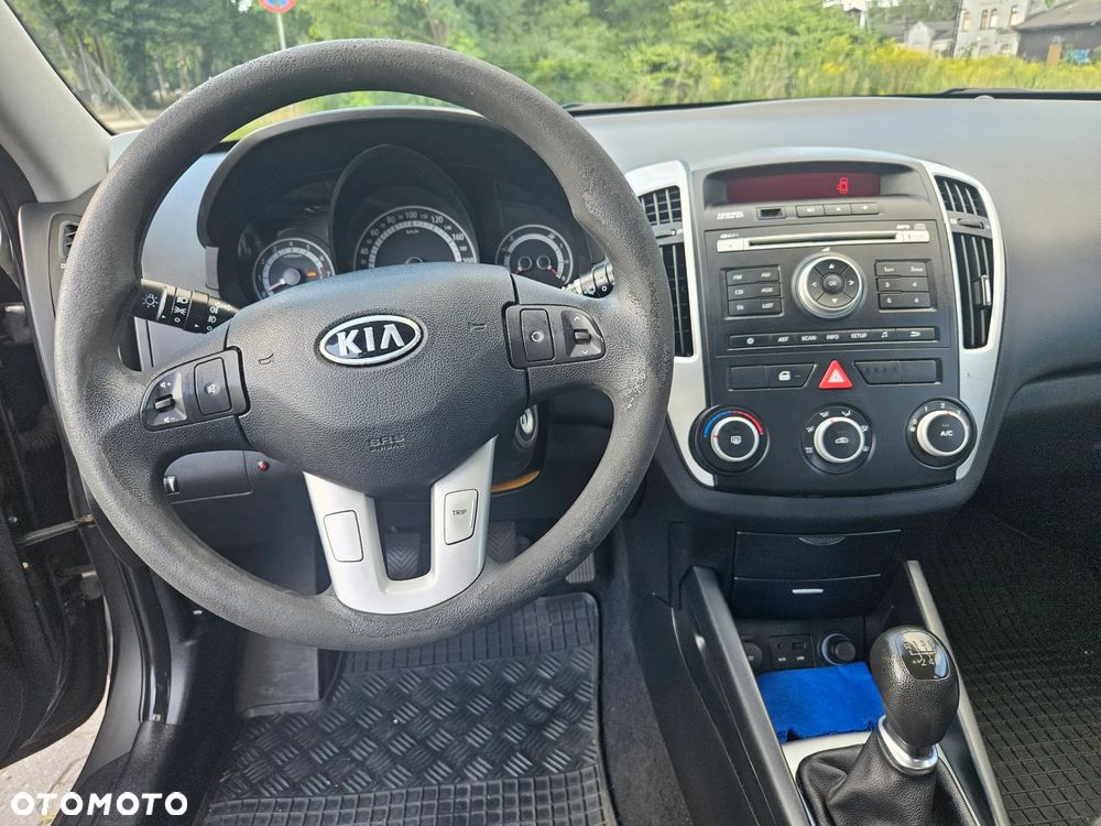 Kia Ceed 1.6 Comfort + - 19