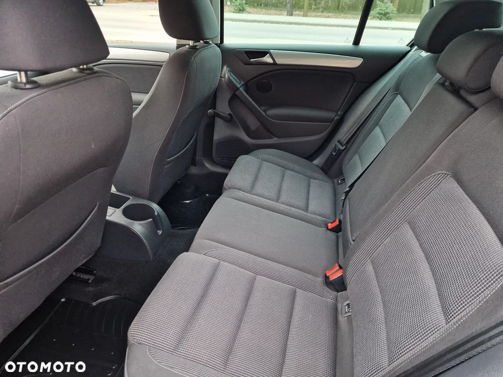 Volkswagen Golf - 25