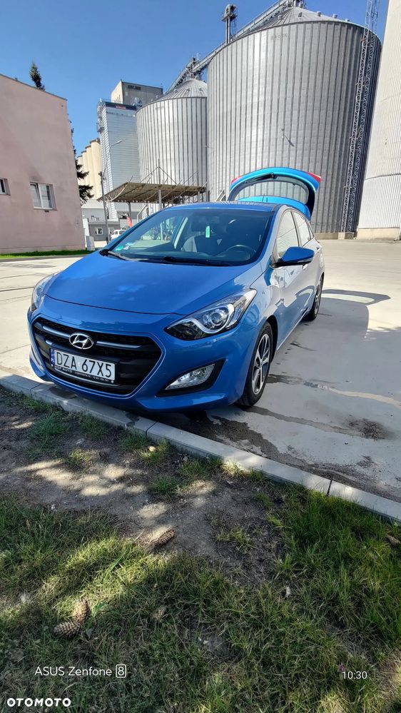Hyundai i30 blue 1.6 CRDi Premium - 3