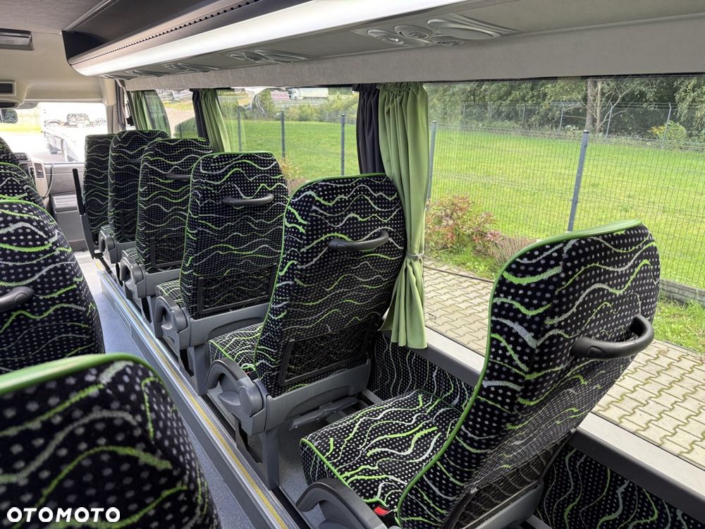 Mercedes-Benz Sprinter 519 - 25