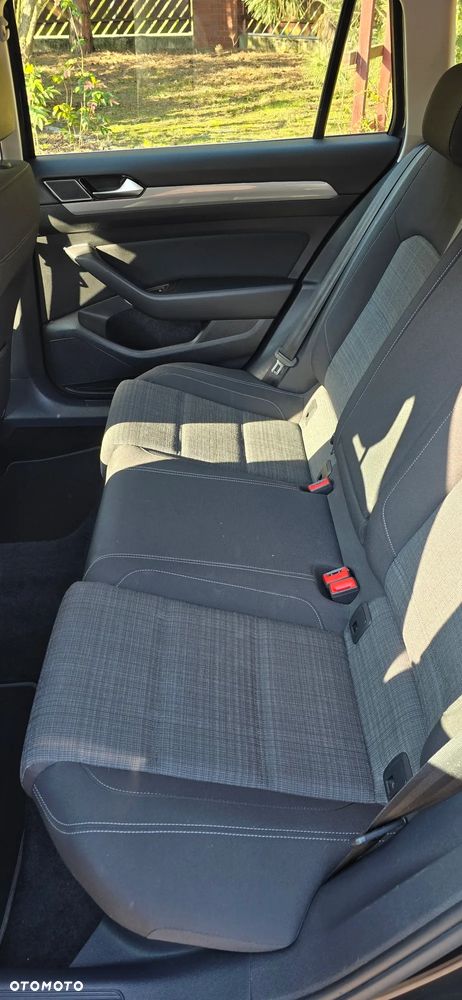 Volkswagen Passat - 8