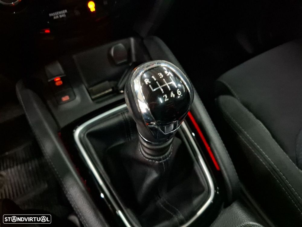 Nissan Qashqai 1.2 DIG-T N-Connecta 18 - 18