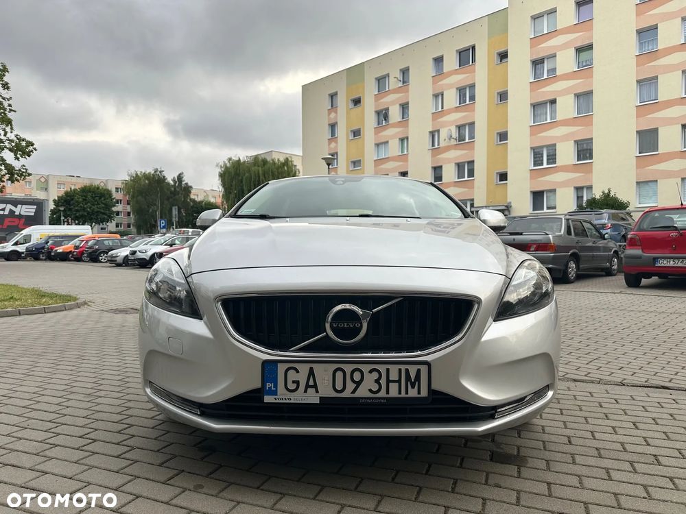 Volvo V40 D3 Drive-E R-Design Kinetic - 2