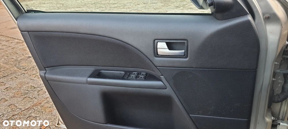 Ford Mondeo 2.0 Trend - 29