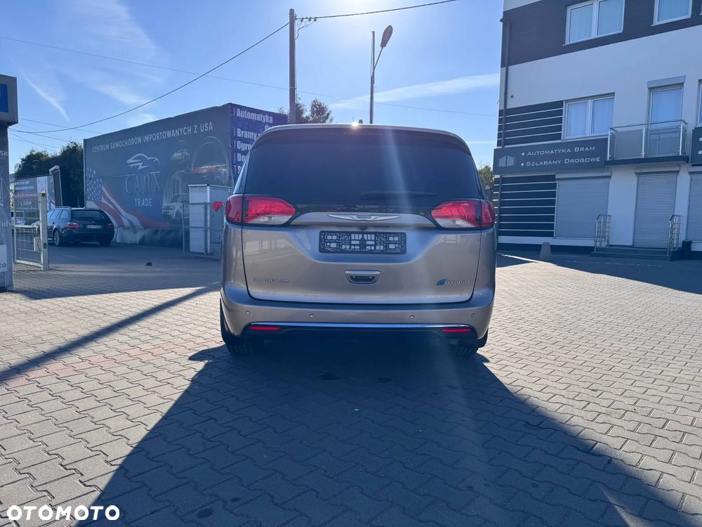 Chrysler Pacifica - 6