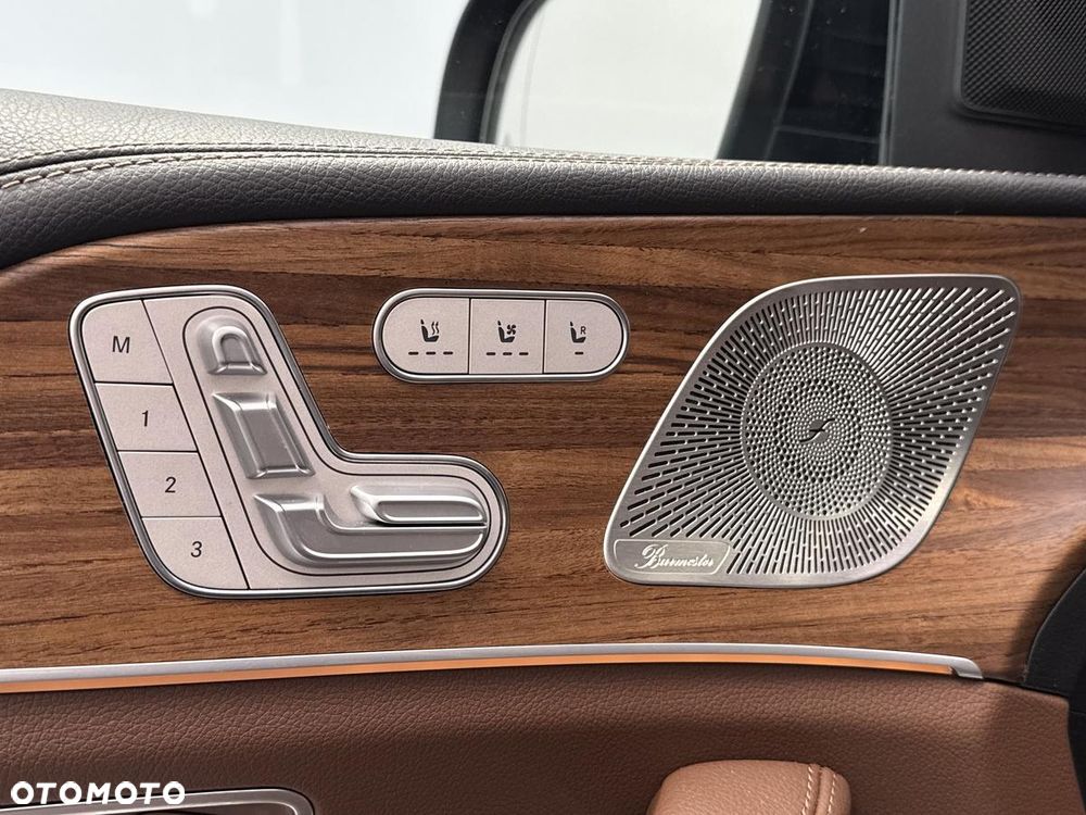 Mercedes-Benz GLS - 12