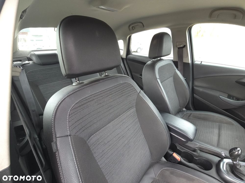 Opel Astra 1.4 T Business EU6 - 16