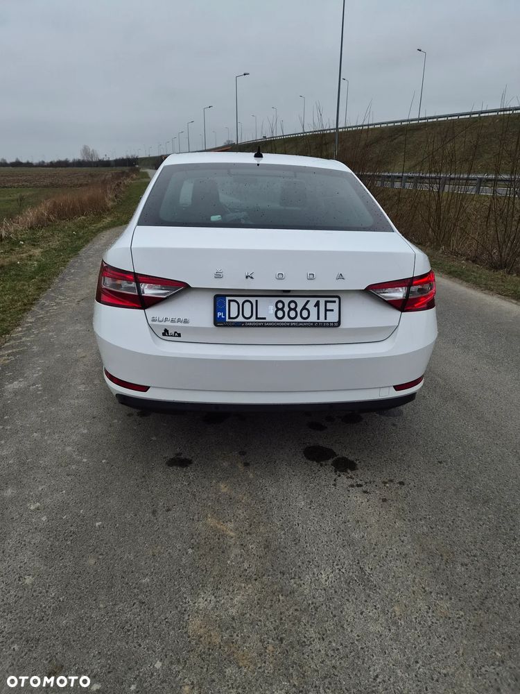 Skoda Superb 1.6 TDI Ambition DSG - 6