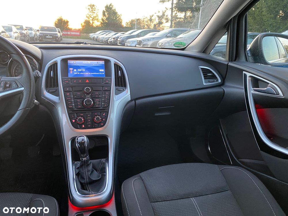 Opel Astra 1.4 Turbo Cosmo - 24