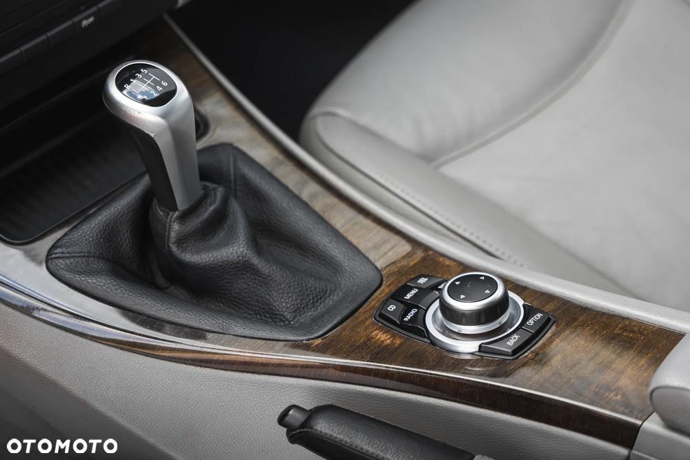 BMW Seria 3 320d - 40