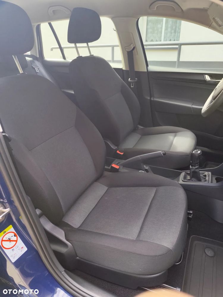 Skoda RAPID 1.0 TSI Active - 11