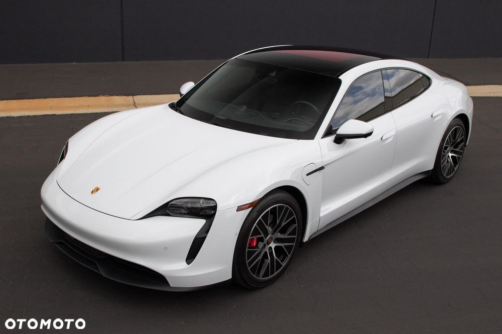Porsche Taycan - 8