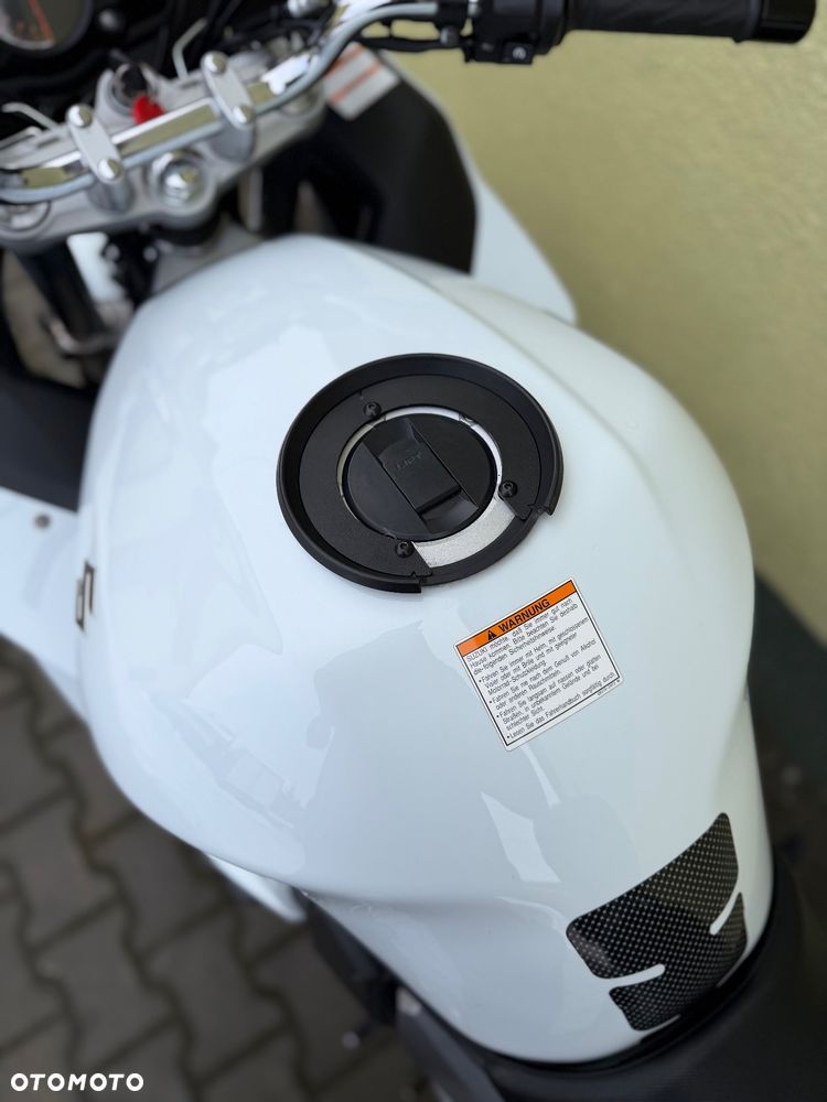 Suzuki GSX - 34
