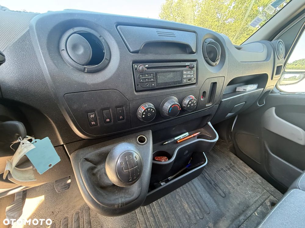 Nissan NV400 - 13