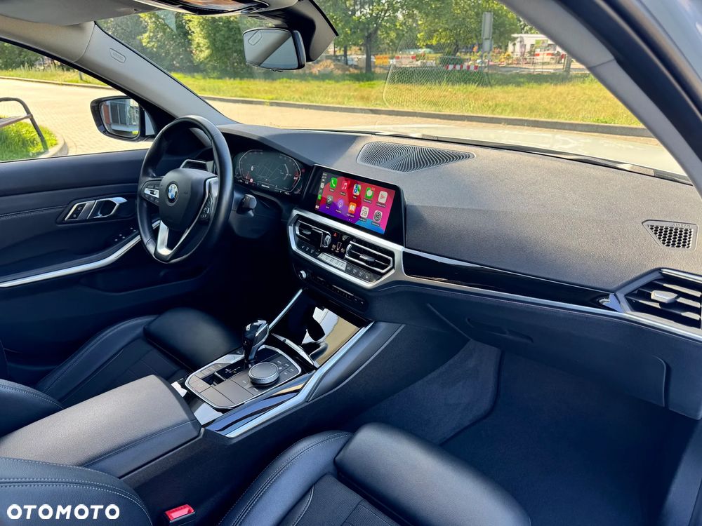 BMW Seria 3 318i Sport Line - 17