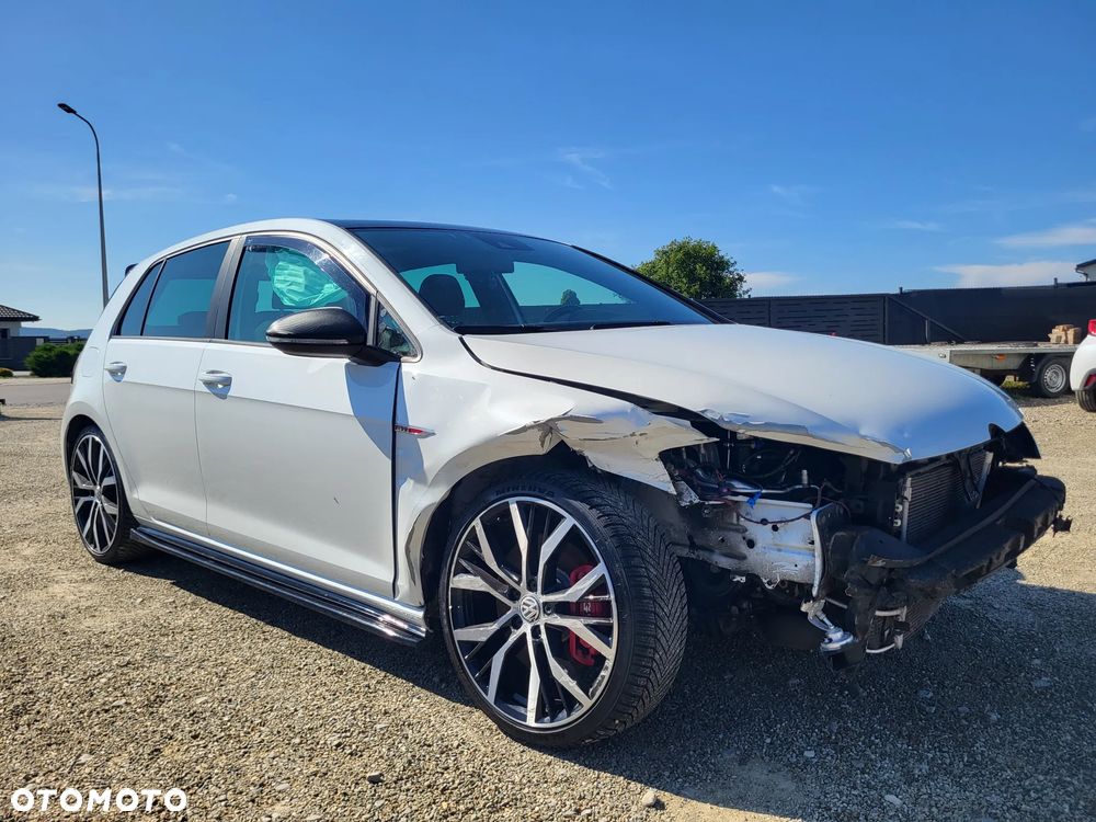 Volkswagen Golf GTI 2.0 TSI OPF Performance - 10