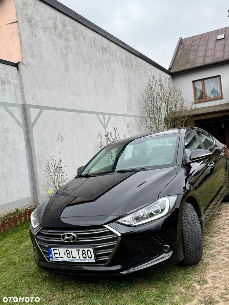 Hyundai Elantra 1.6 Comfort - 32