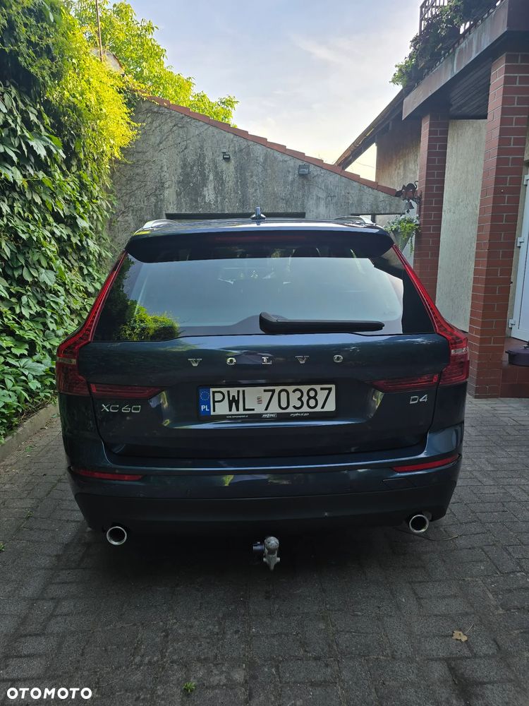 Volvo XC 60 D4 Momentum Pro - 26