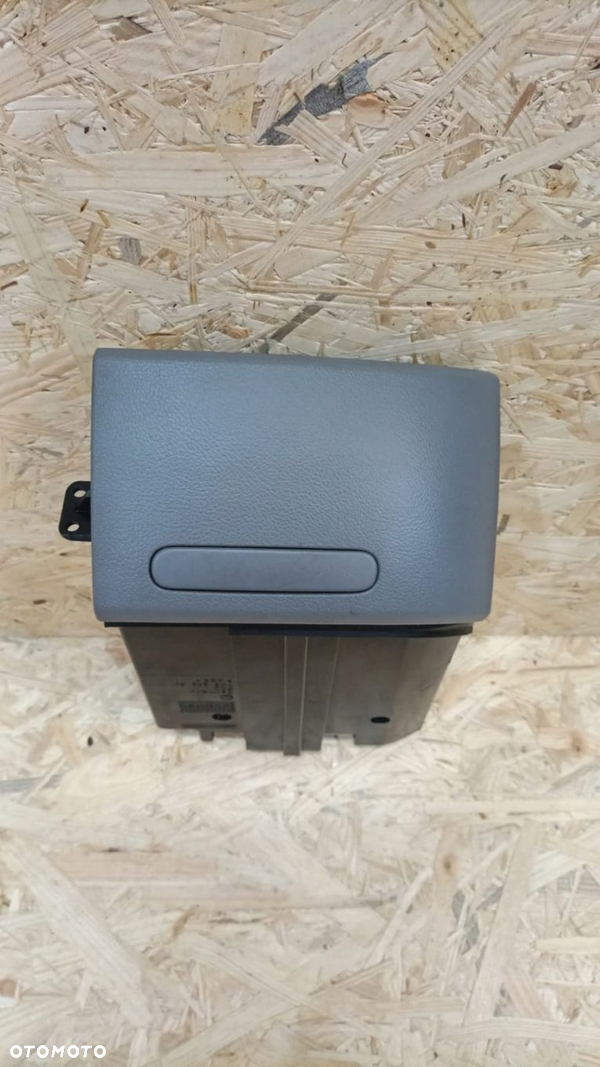 VW T5 MULTIVAN uchwyt na kubek napoje popielniczka 7H5858601G