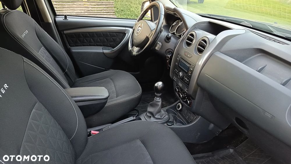 Dacia Duster 1.6 Laureate 4x4 - 12