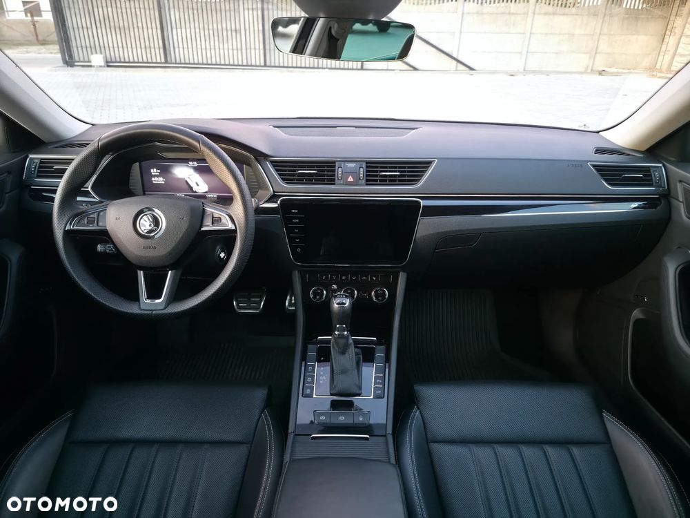 Skoda Superb 2.0 TDI SCR 4x4 L&K DSG - 8