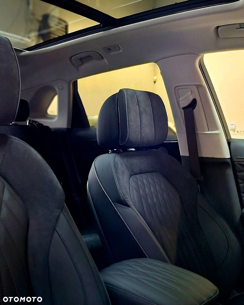 Hongqi HS5 2.0T AWD - 23