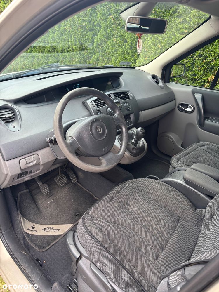 Renault Scenic 1.6 16V Confort Privilege - 6