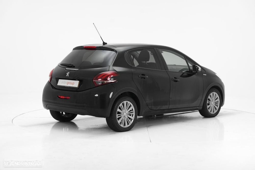 Peugeot 208 - 3