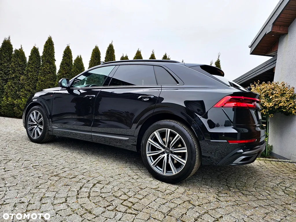 Audi Q8 - 8