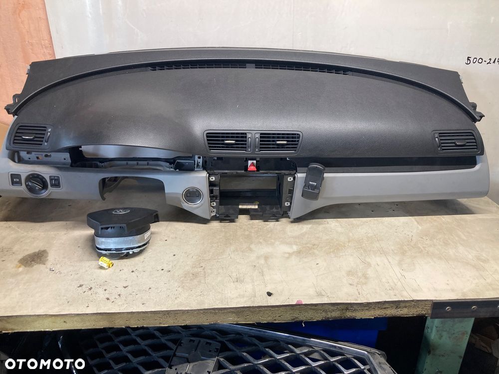 VW PASSAT B6 KONSOLA DESKA ROZDZIELCZA KOKPIT CZARNA DÓŁ SZARY - 1