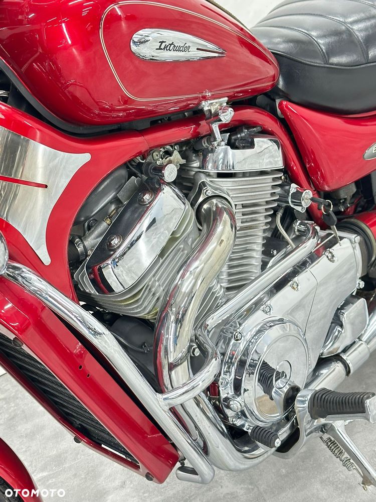 Suzuki Intruder - 25