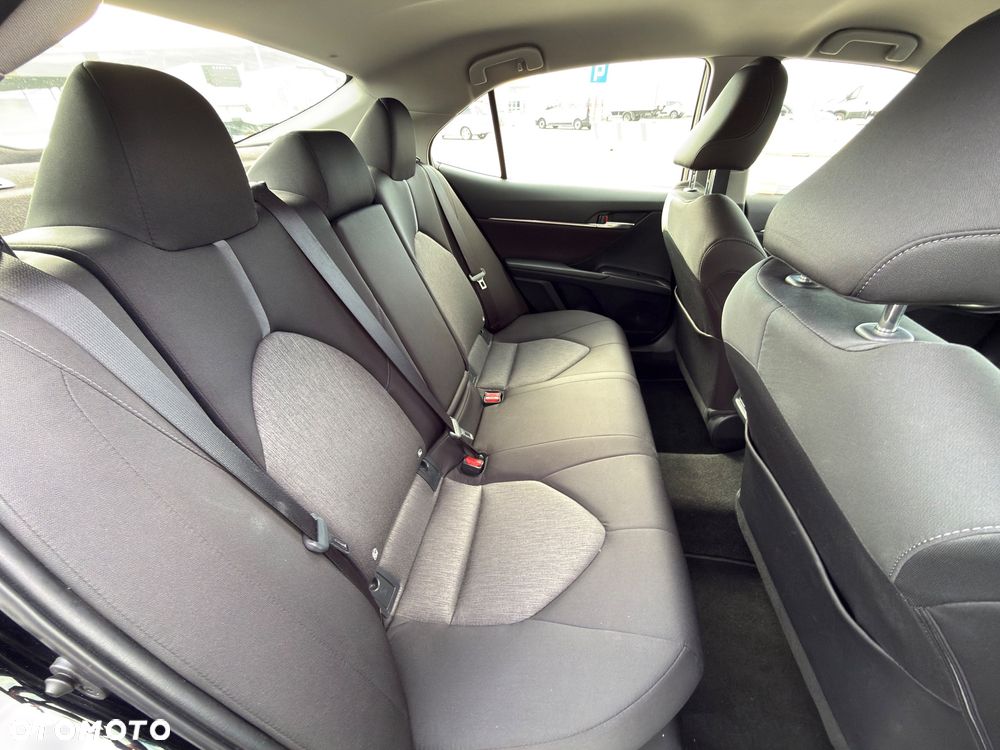 Toyota Camry 2.5 Hybrid Comfort CVT - 23