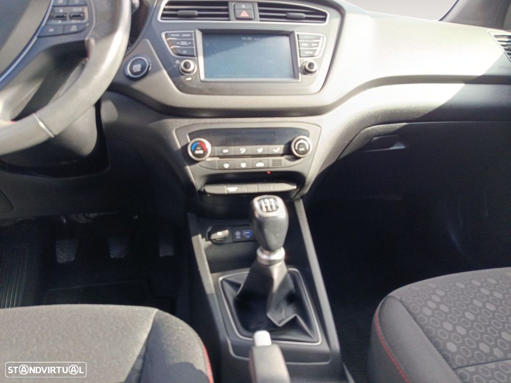 Hyundai i20 1.2 Comfort - 11