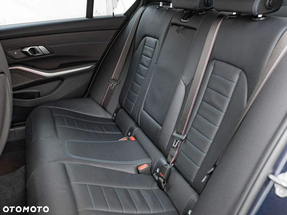 BMW Seria 3 M340i xDrive sport - 24