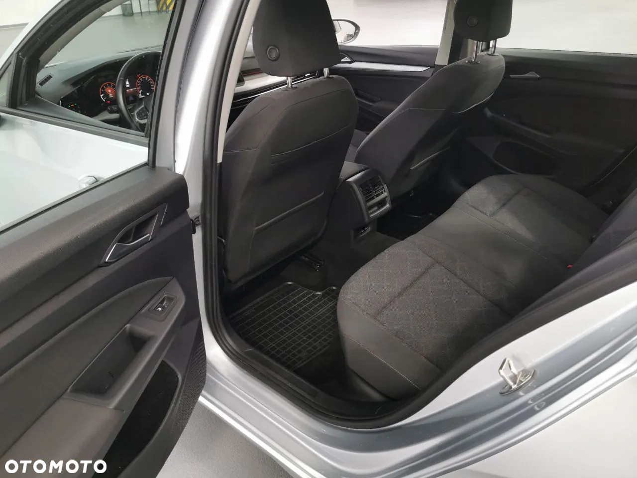Volkswagen Golf VIII 1.5 TSI EVO Life - 13