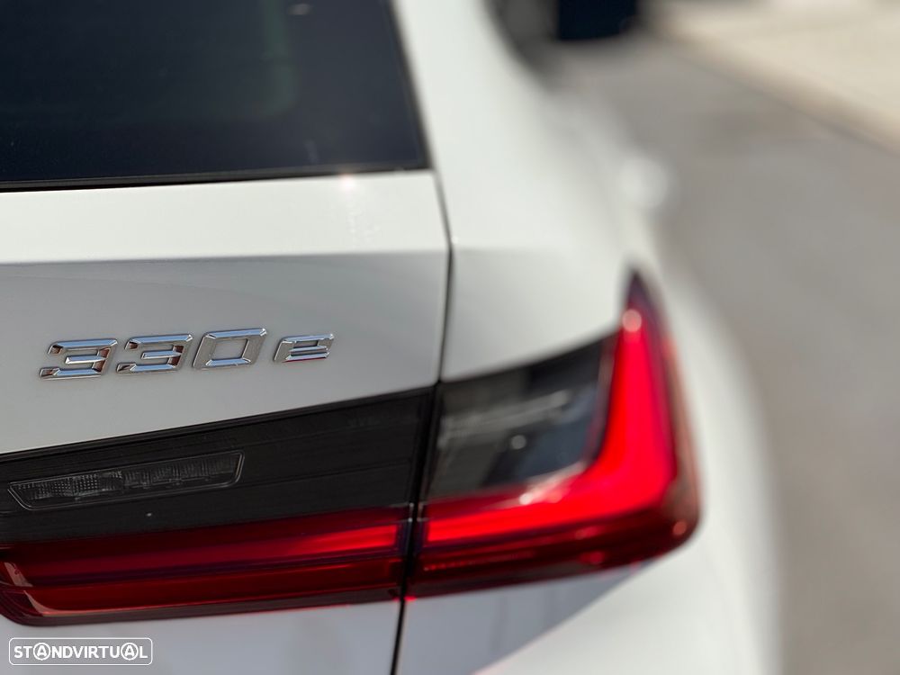 BMW 330 e Aut. M Sport - 21