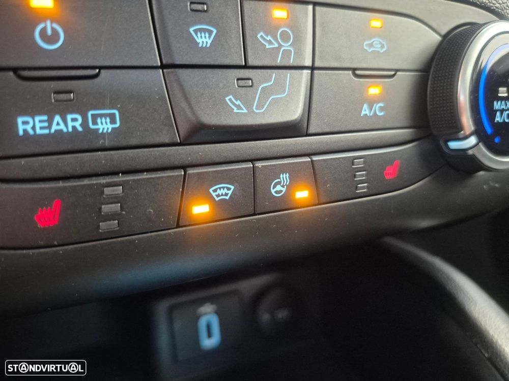Ford Focus SW 1.0 EcoBoost Business - 18