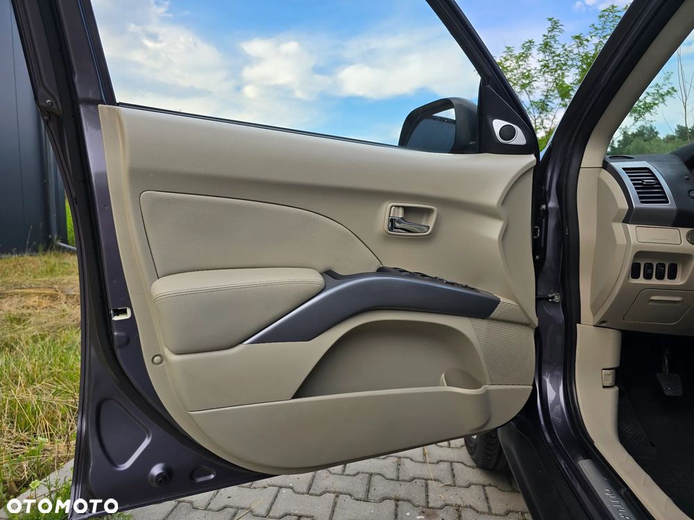 Mitsubishi Outlander 2.0 DID Instyle - 14
