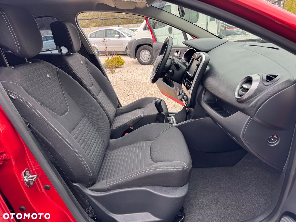 Renault Clio 1.2 16V 75 LIMITED - 26