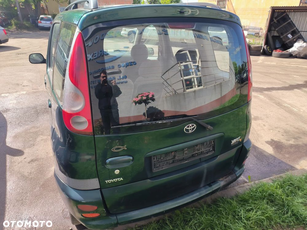 Klapa bagażnika tylna Toyota Yaris Verso - 2