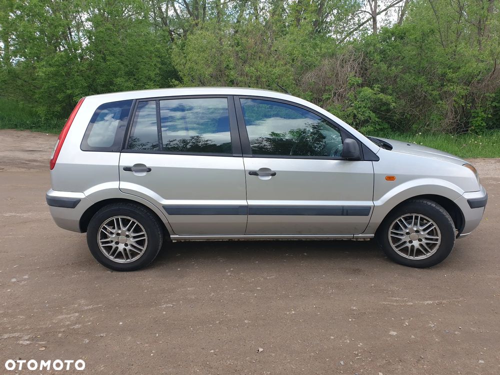 Ford Fusion - 2