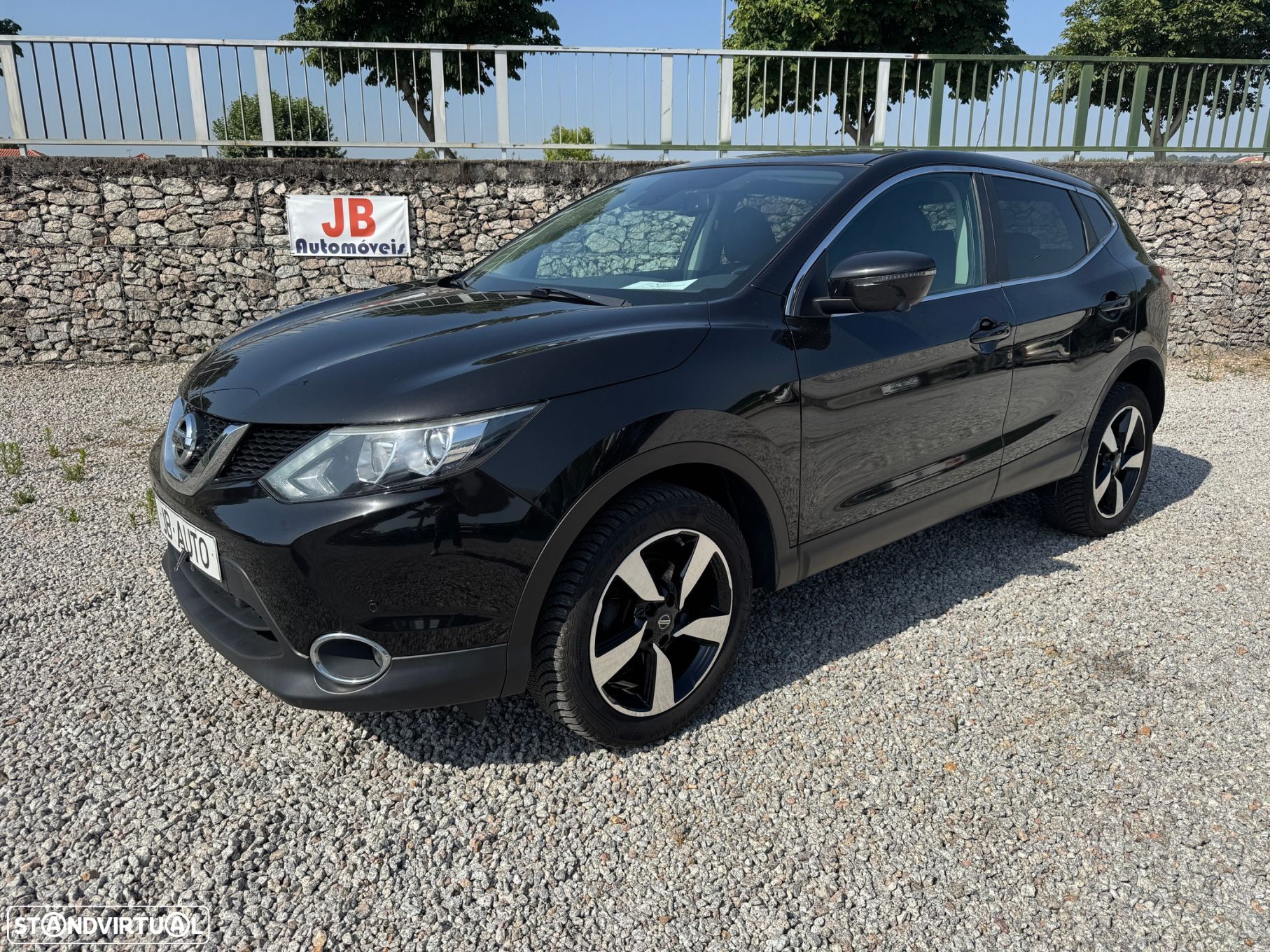 Nissan Qashqai 1.2 DIG-T N-Connecta 18 - 1