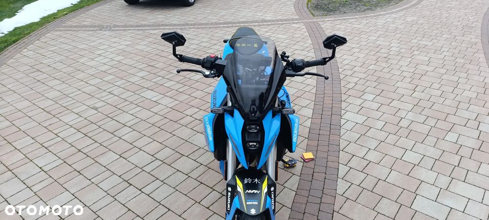 Suzuki GSX - 9
