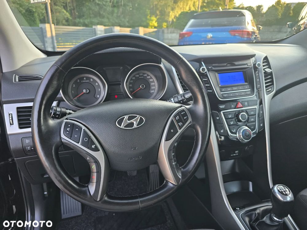 Hyundai i30 blue 1.4 Passion - 33