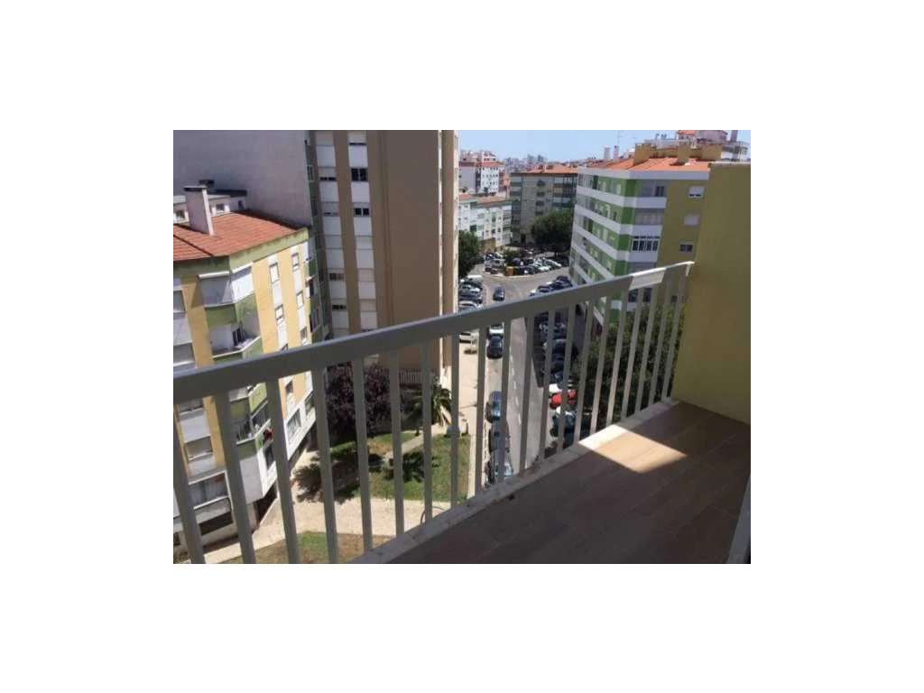 Apartamento T3 Totalmente Remodelado - Centro do Casal de São Brás ... - Grande imagem: 5/12