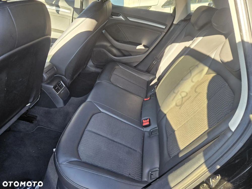 Audi A3 Sportback 1.4 TFSI e-tron Ambiente - 17