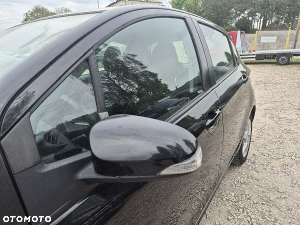 Toyota Yaris - 8